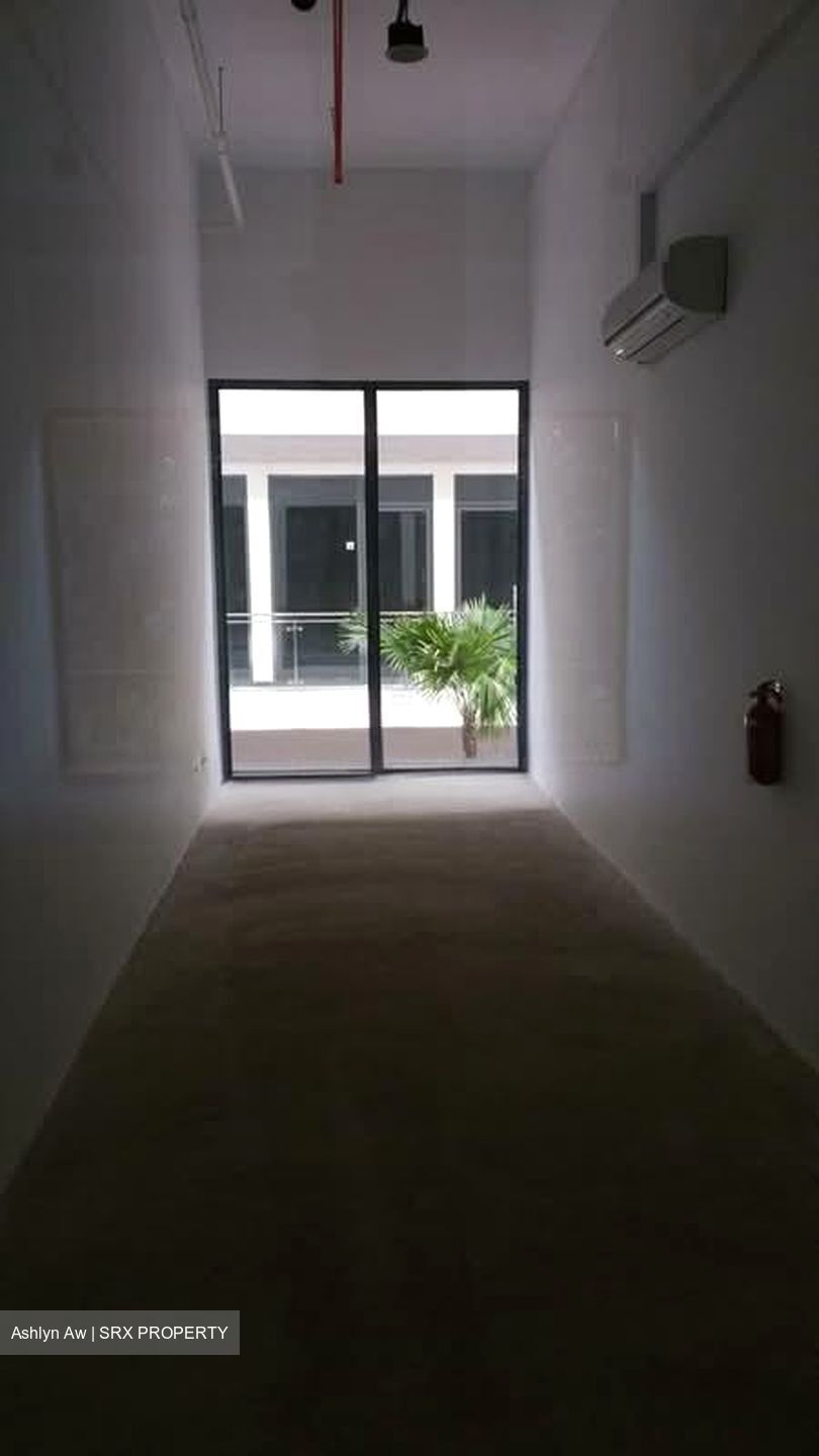 The Promenade@Pelikat (D19), Shop House #548269051